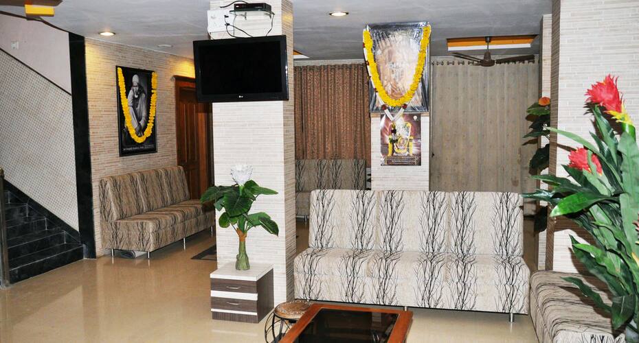 Hotel Ravi, Shirdi 4